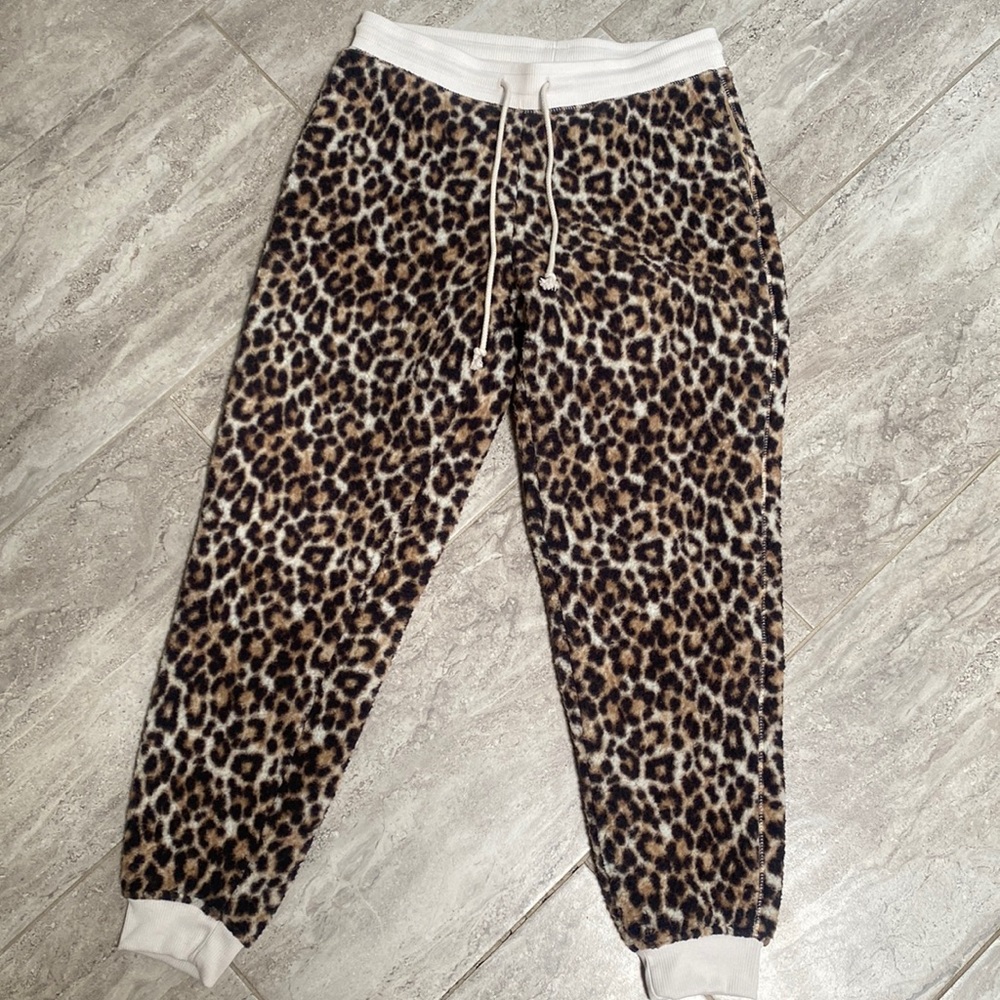 AE cheetah & camo Fleece joggers